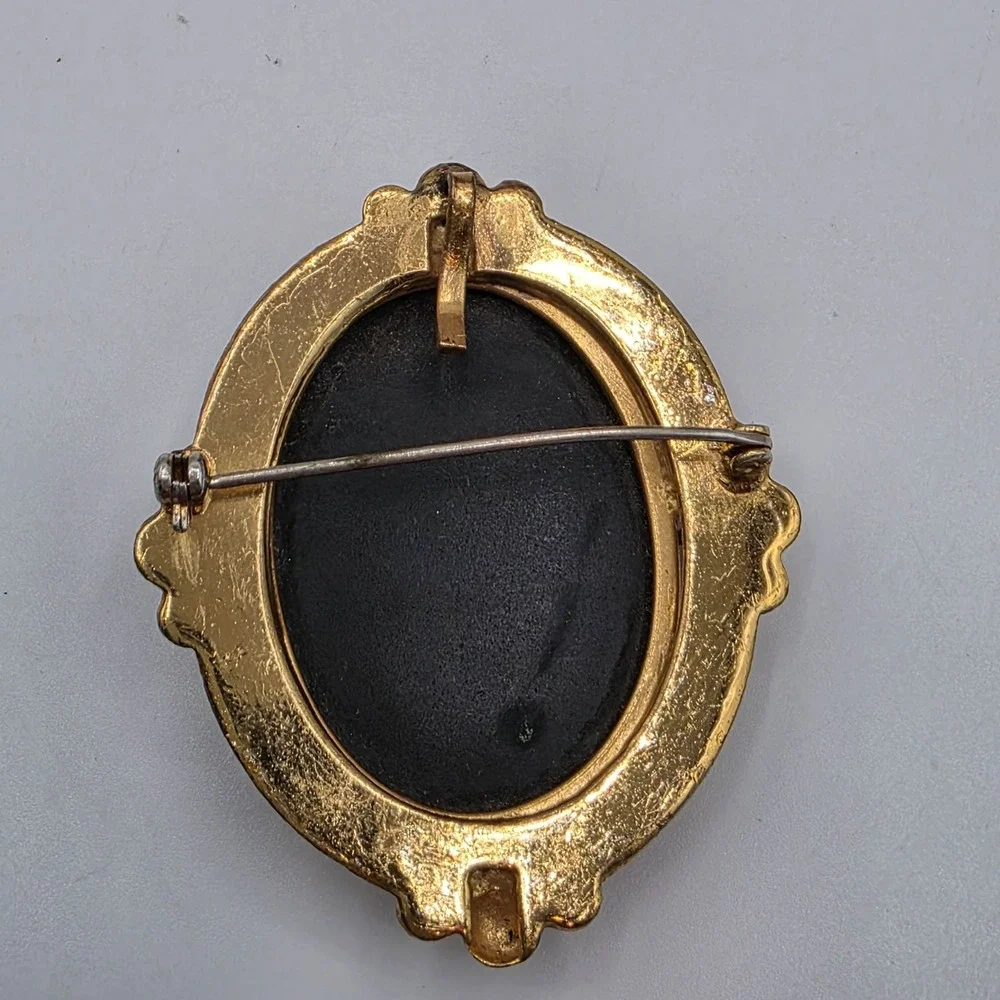 Vintage Black Cameo Brooch Oval Gold Tone Profile‎ Woman Victorian Mourning